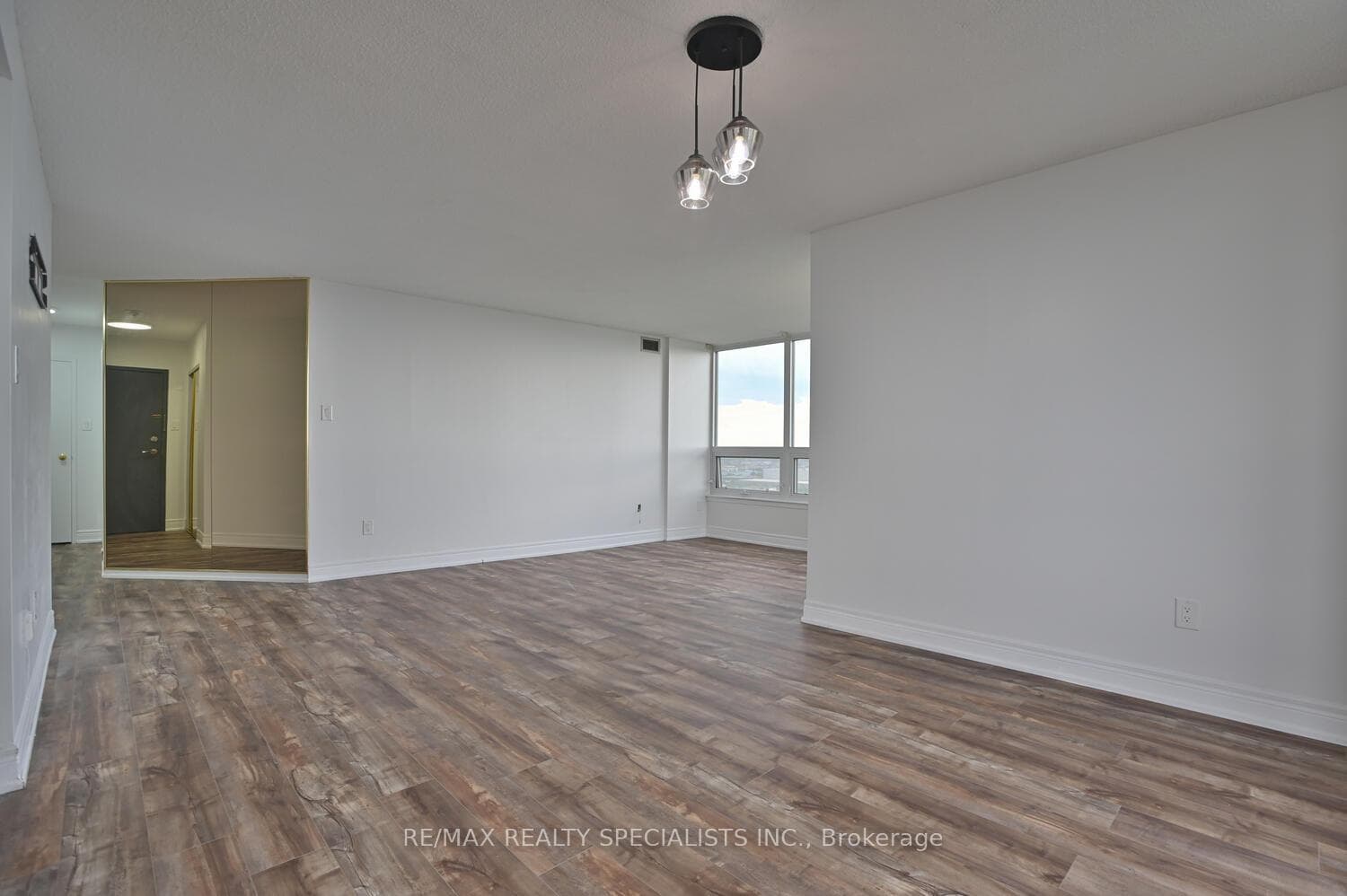 8 Lisa Street 1901, Brampton, ON L6T 4S6, Brampton