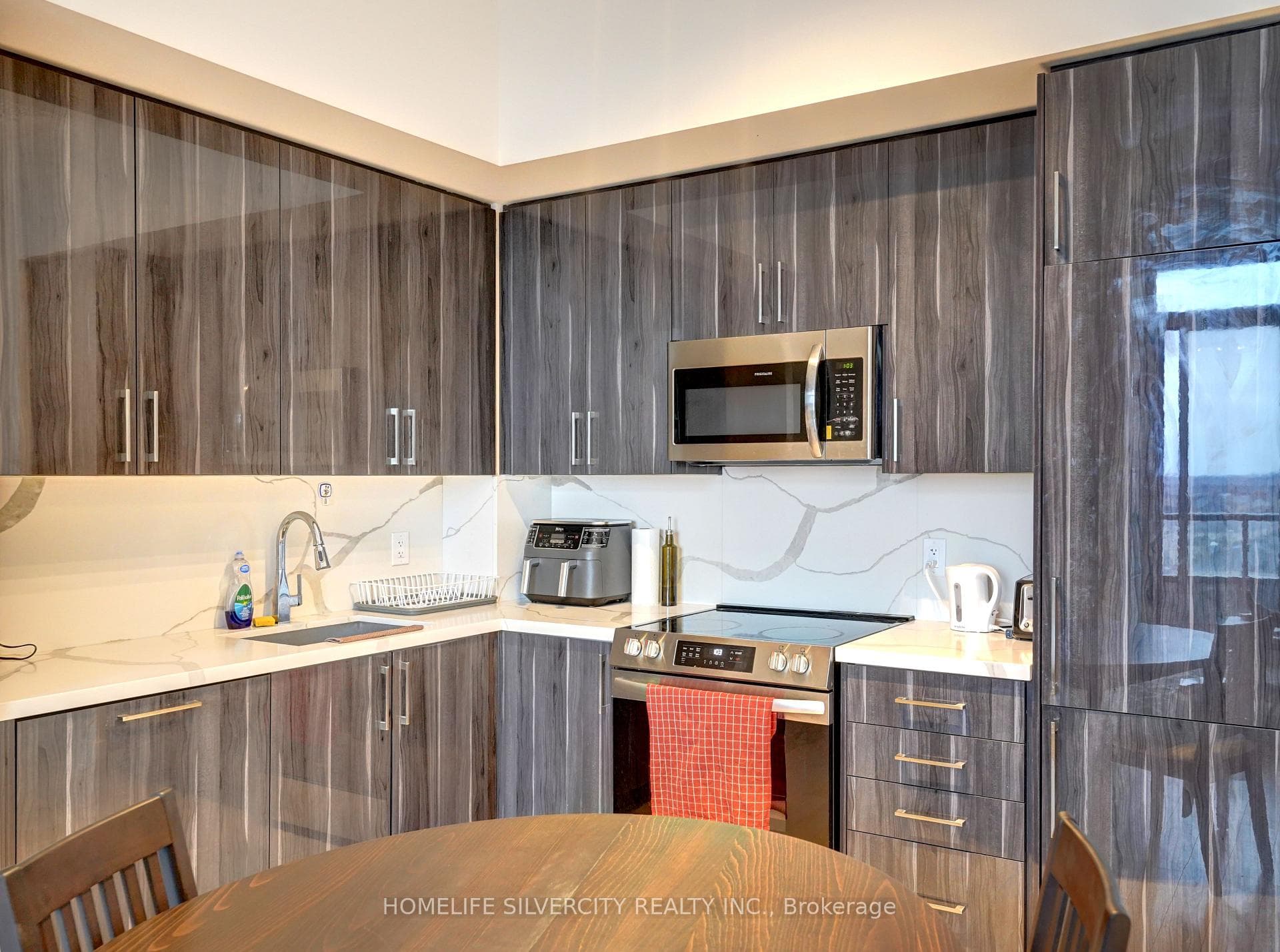 2450 Old Bronte Road 811, Oakville, ON L6M 5P6, Oakville