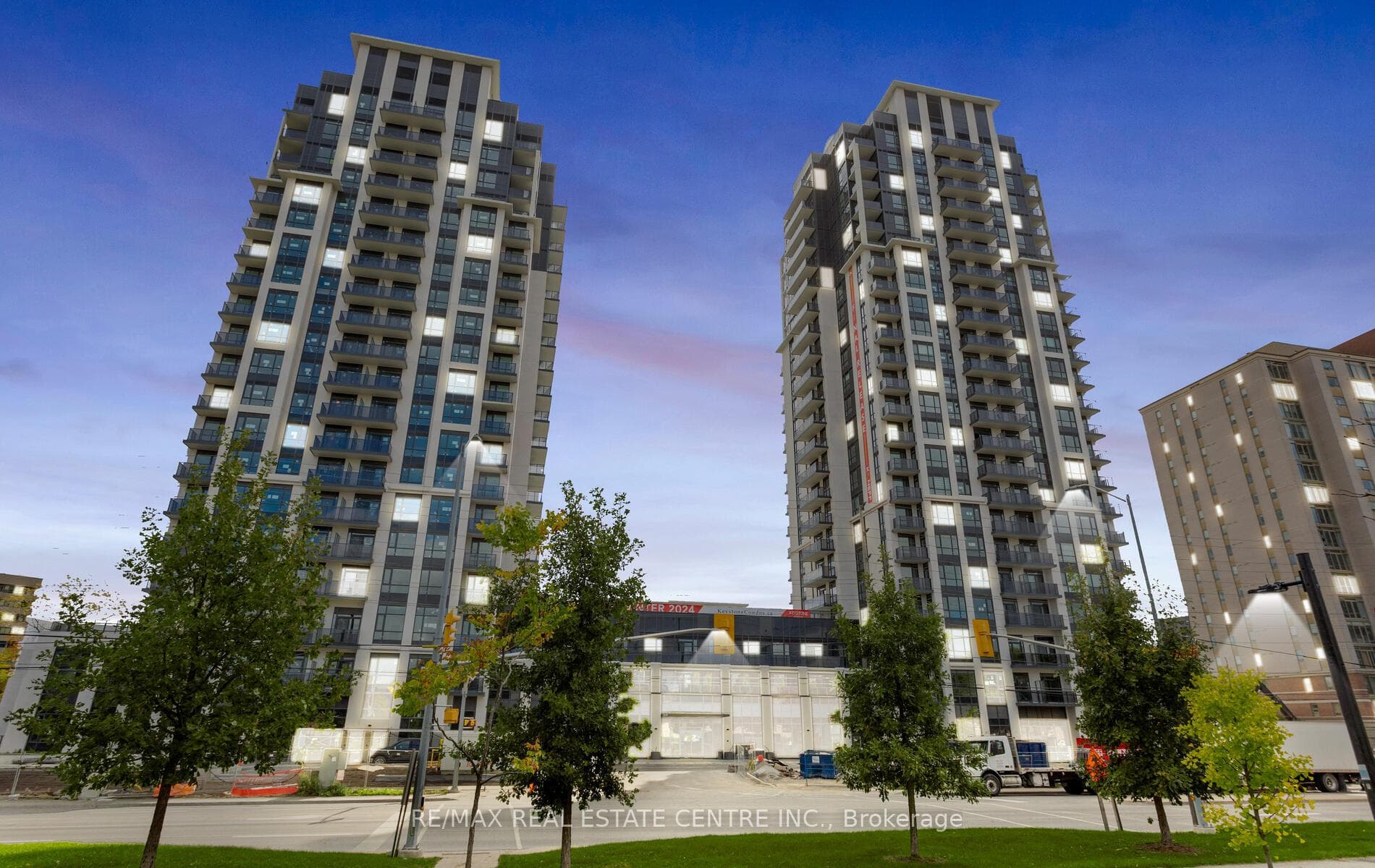 202 Burnhamthorpe Road E 301, Mississauga, ON L5A 0B2, Mississauga