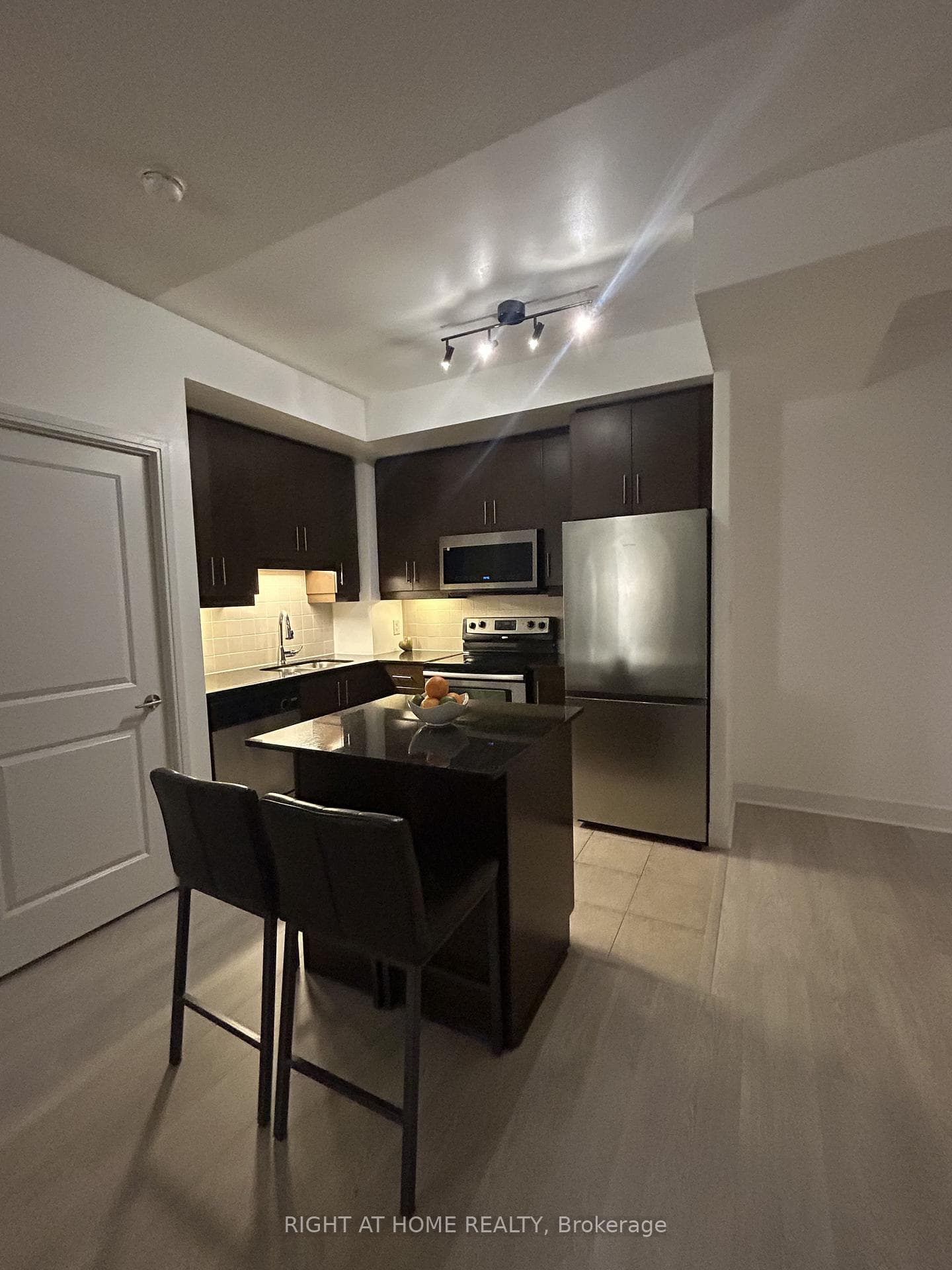 50 Absolute Avenue 1806, Mississauga, ON L4Z 0A8, Mississauga