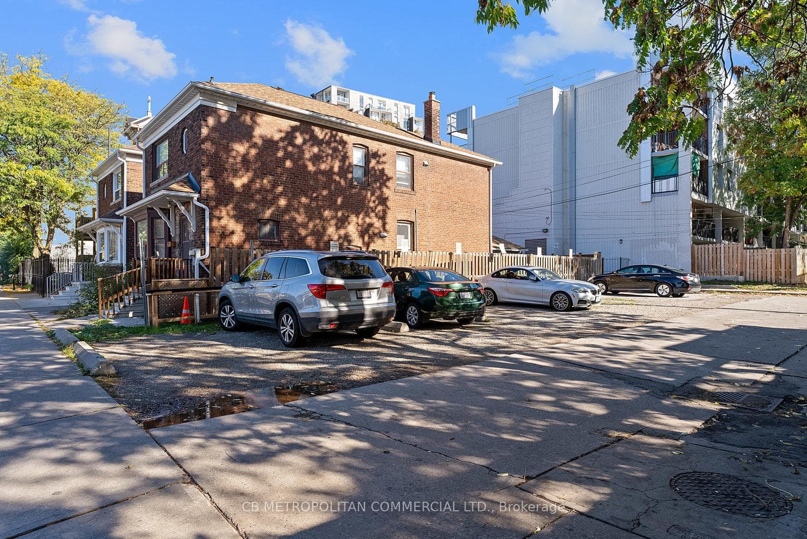 15-17 Augusta Avenue, Toronto, ON M5T 2K7, Toronto C01