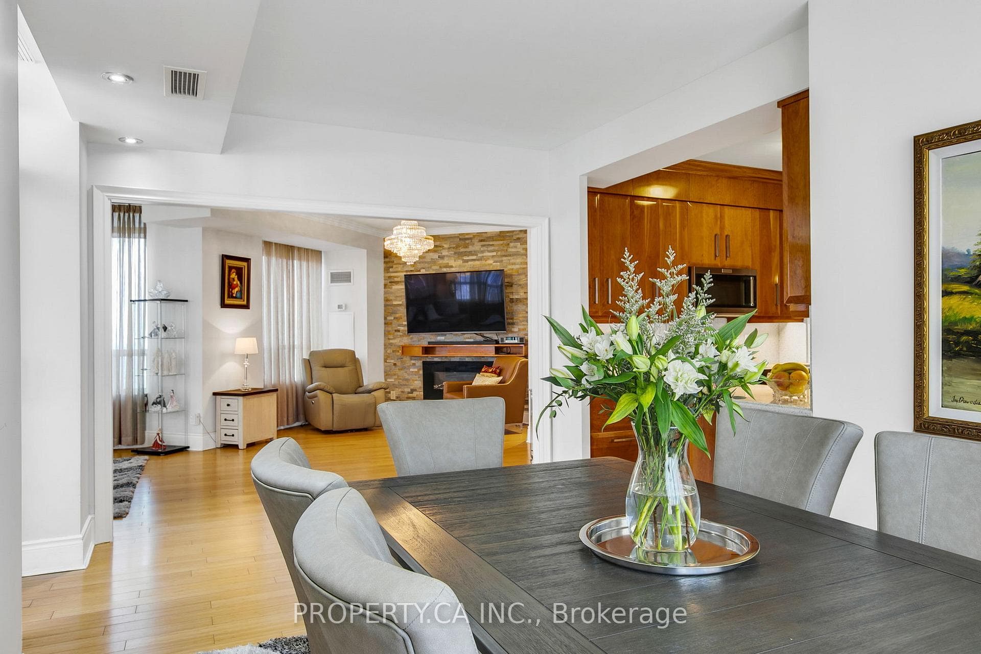 3880 Duke Of York Boulevard 2804, Mississauga, ON L5B 4M7, Mississauga
