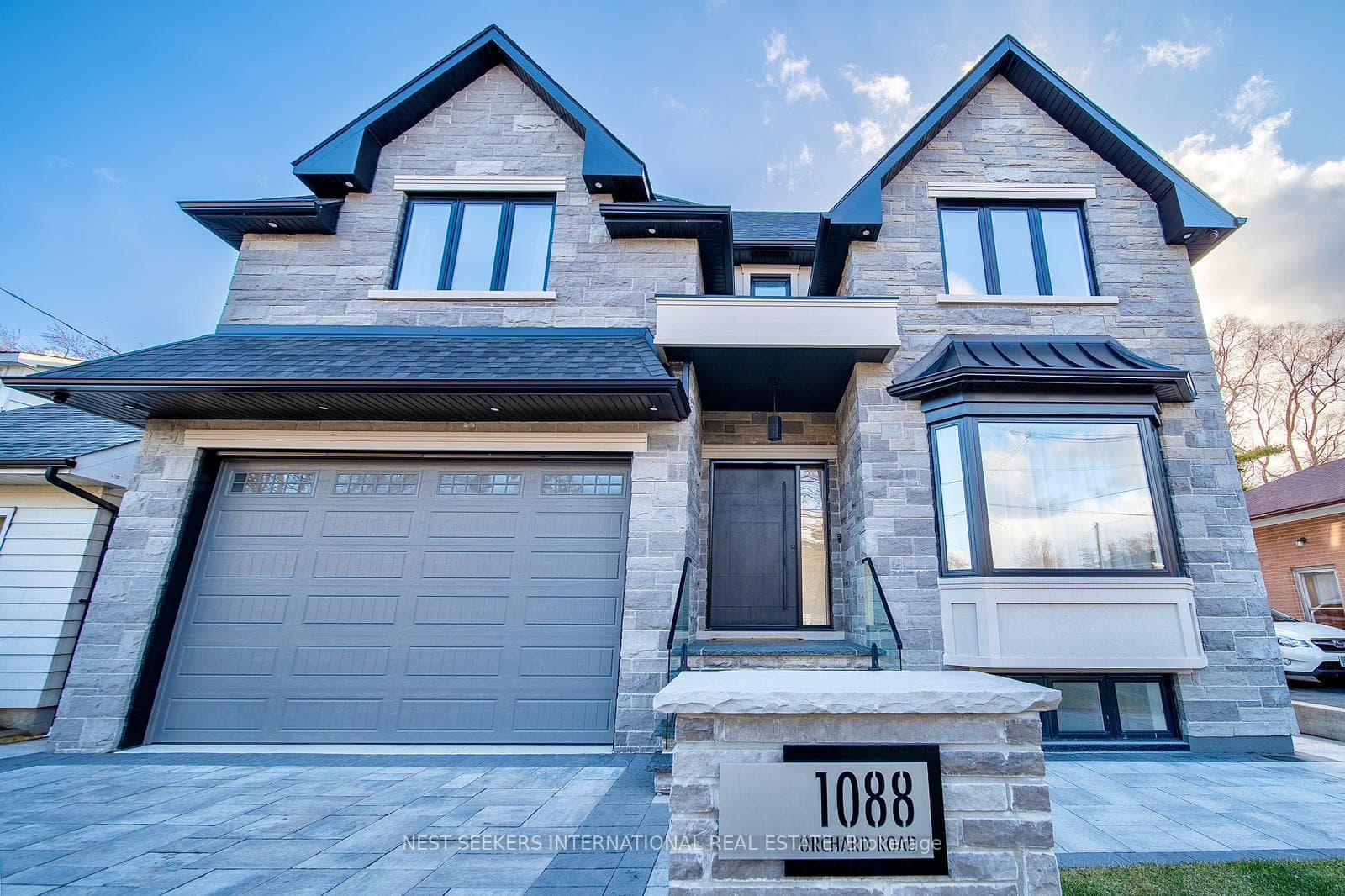 1088 Orchard Road, Mississauga, ON L5E 2N9, Mississauga