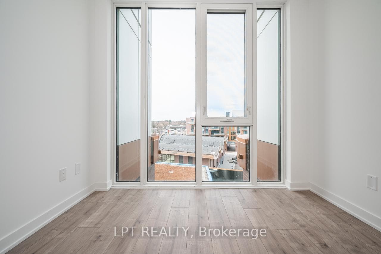 220 Missinnihe Way 517, Mississauga, ON L5H 0A7, Mississauga