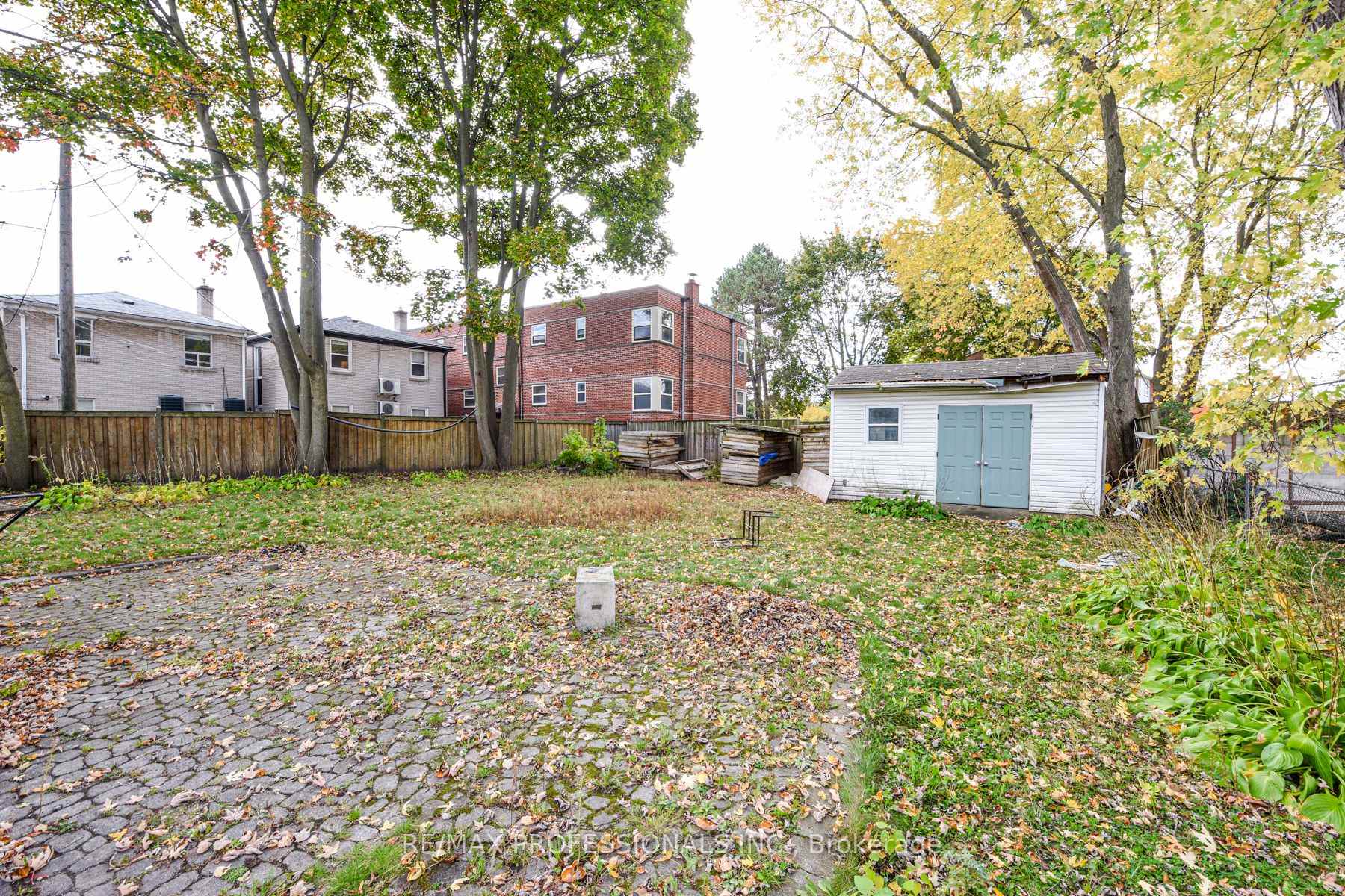10 Broadview Avenue, Mississauga, ON L5H 2S9, Mississauga