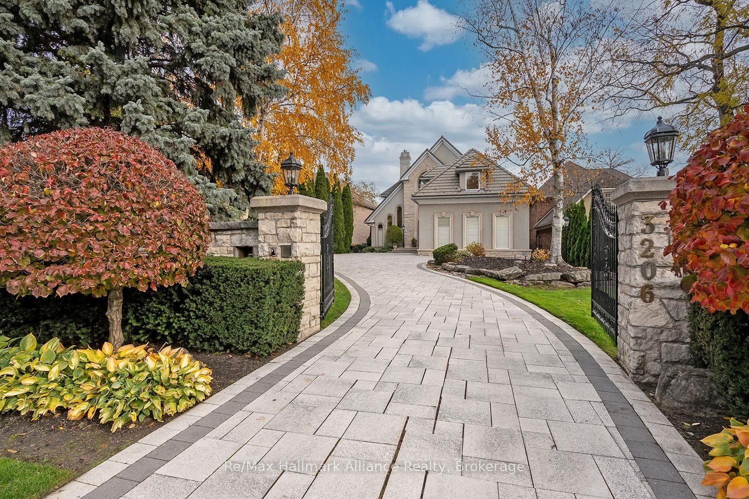 3206 Shoreline Drive, Oakville, ON L6L 5X4, Oakville