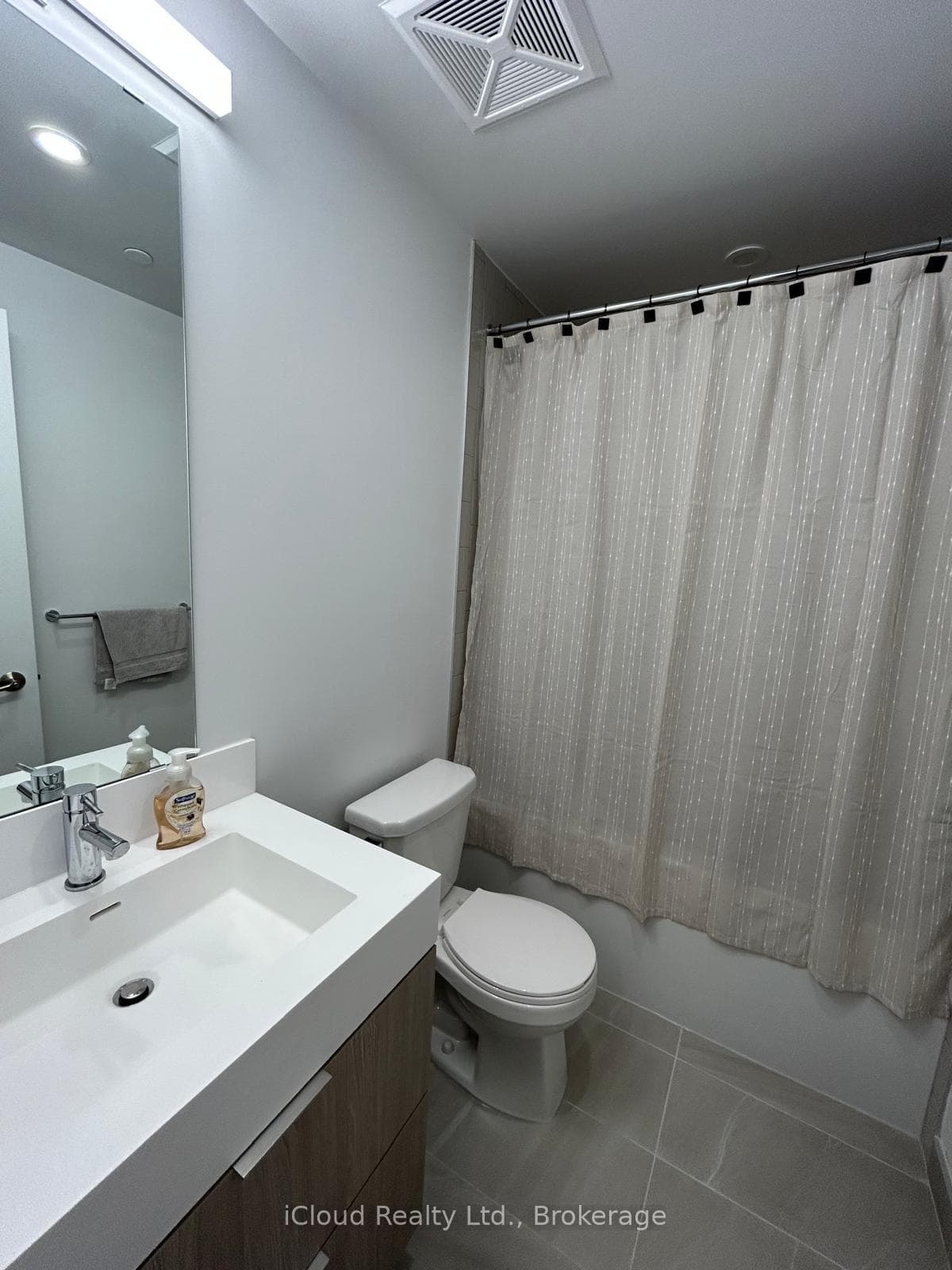 130 River Street 203, Toronto, ON M5A 3P7, Toronto C08