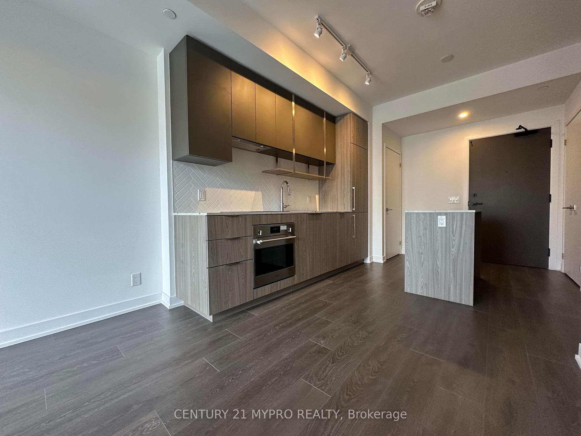 15 Holmes Avenue 1207, Toronto, ON M2N 0L4, Toronto C14
