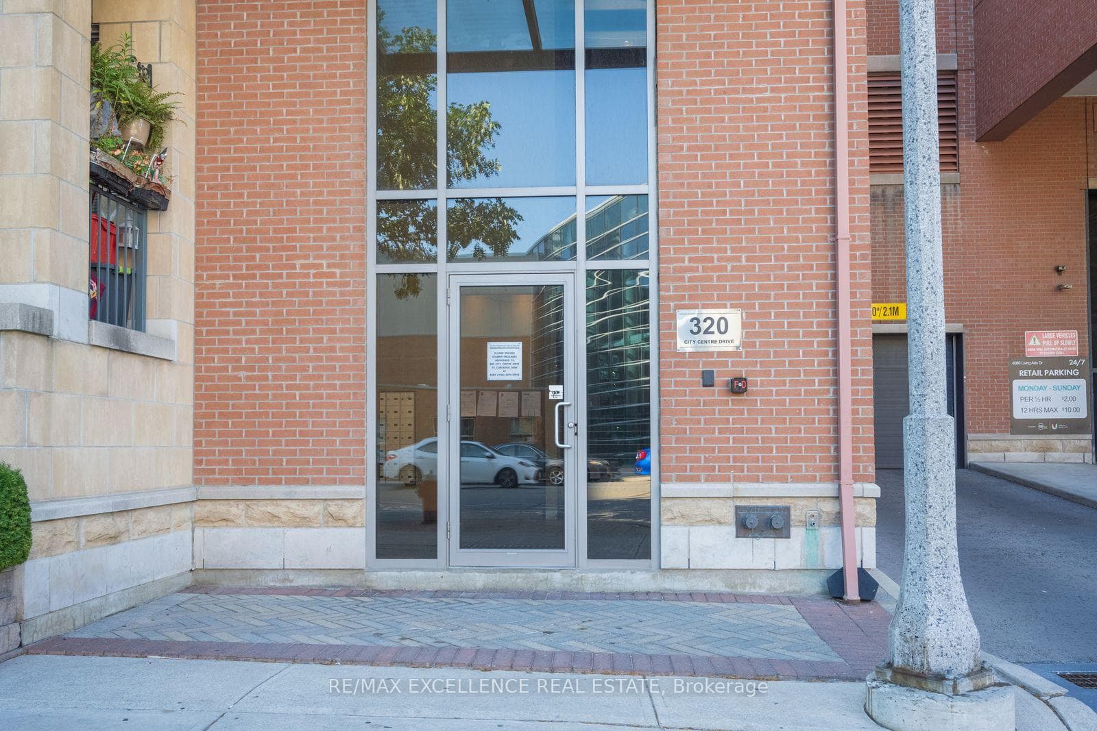 320 City Centre Drive Gv202, Mississauga, ON L5B 4P8, Mississauga