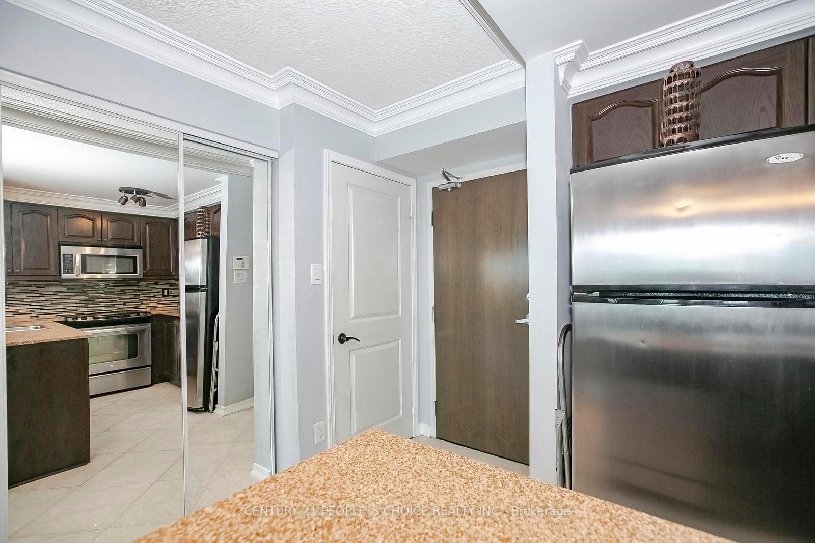 9 George Street 1512, Brampton, ON L6X 0T6, Brampton