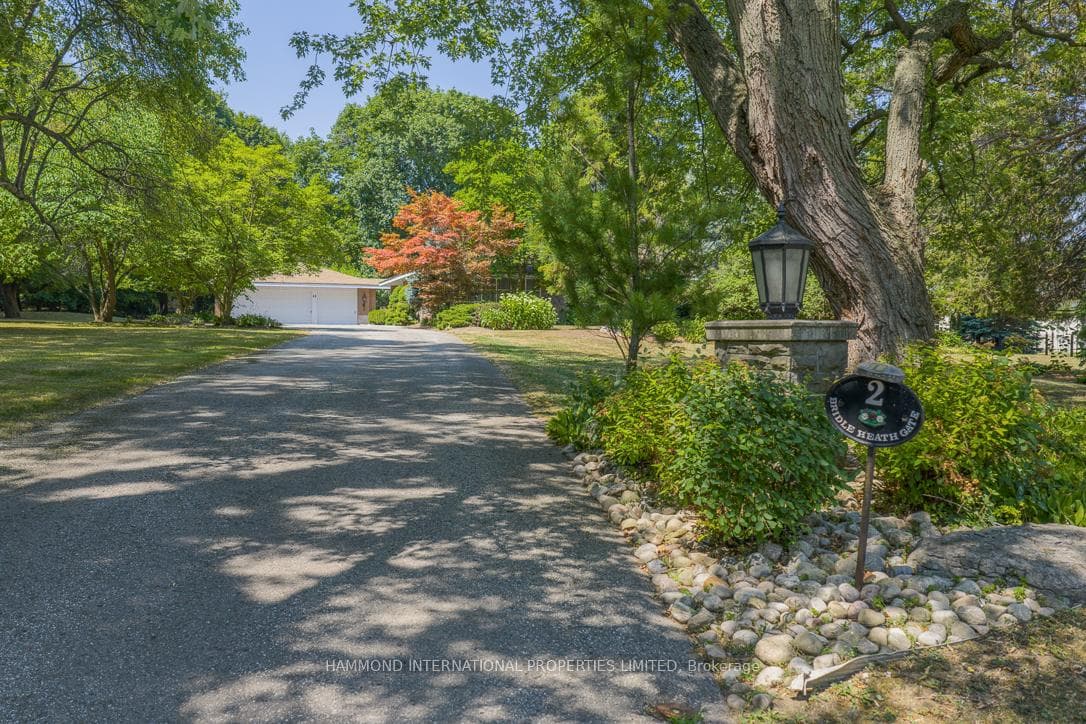2 Bridle Heath Gate, Toronto, ON M3B 2B4, Toronto C12